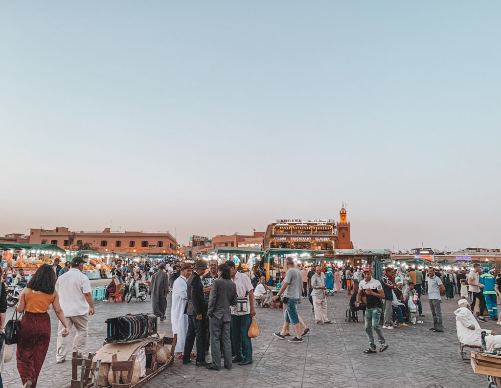 Der Marktplatz Djemma el-Fna in Marrakesch 