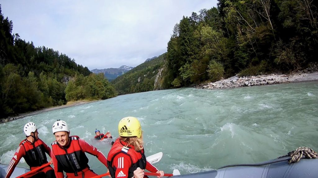 Outdoor Fun beim Rafting im Ötztal